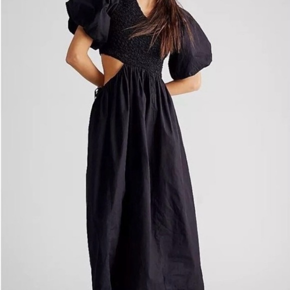 Elegant Black Cutout Midi Dress - Picture 2 of 8